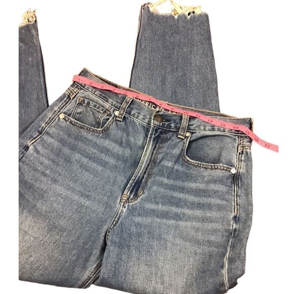 American Eagle Mom Jeans Busted Knee & Chewed Hem Jeans Size 6 - Picture 6 of 12